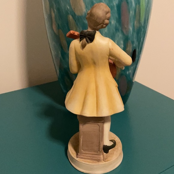 Norleans Japan figurine. Man playing mandolin. No chips, cracks, or fractures. - Picture 5 of 5